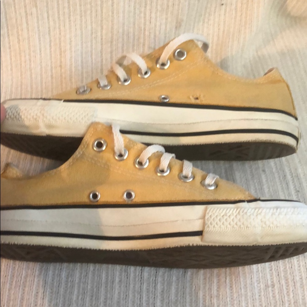⭐️ Yellow Converse All Stars ⭐️ - Picture 4 of 7